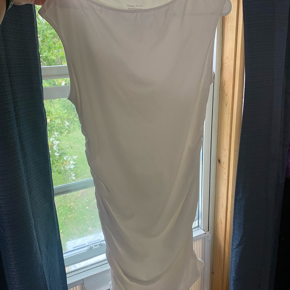 Elegant White Sleeveless Dress